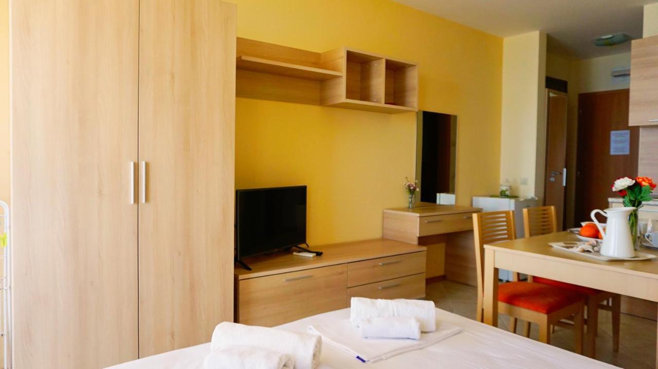 Морски Апартаменти Джулай Морнинг - July Morning Sea View Apartments Cavarna Exterior foto