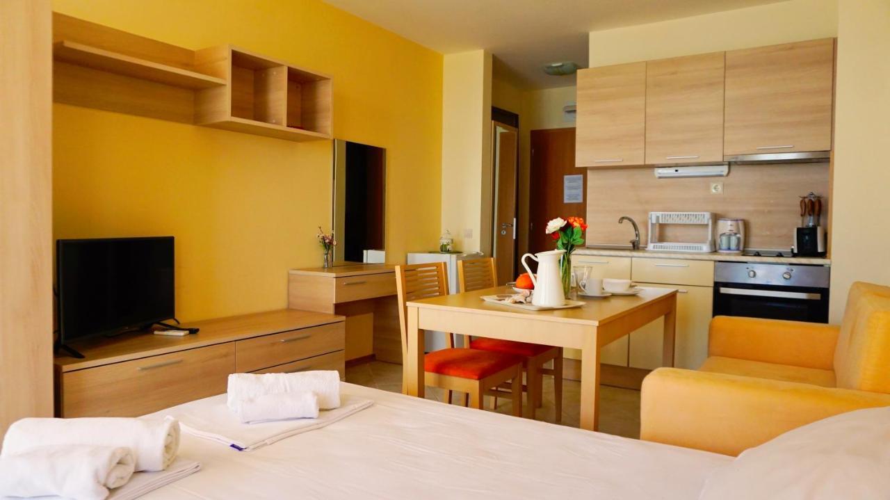 Морски Апартаменти Джулай Морнинг - July Morning Sea View Apartments Cavarna Exterior foto