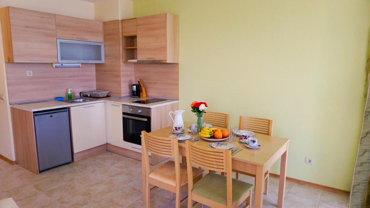 Морски Апартаменти Джулай Морнинг - July Morning Sea View Apartments Cavarna Exterior foto